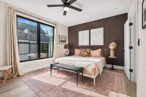 Rooftop King Beds Near Light Rail & LoSo