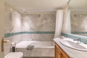 Elegant Golf Apt, Peace, Pool, Panoramic Views