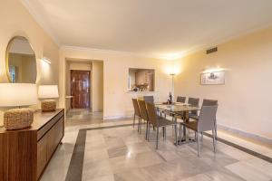Elegant Golf Apt, Peace, Pool, Panoramic Views
