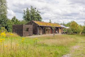 Private Estate in nature with Lake, Sauna I 18 to 40 beds