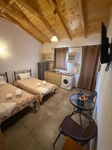 Mani Sea View Rooms