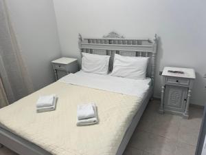 Kelenis Apartments