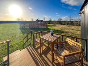 Oak Hut - Uk51025