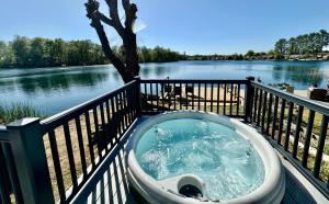 Exclusive Lakeside Holiday Lodge with Hot tub and Private Fishing Peg at Tattershall Lakes