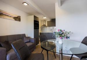 Luxury jacuzzi apartment