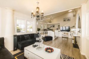 Elegant 5BR Pool Villa in Central Bangkok-Peaceful