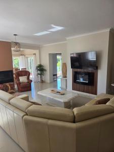 Casa Elizabeth -3BR Heatable Pool -Walk to Beach