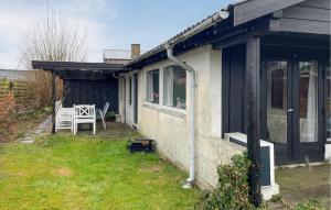 Gorgeous Home In Børkop With Wifi