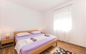 Gorgeous Apartment In Rogoznica With Wifi