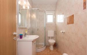 Gorgeous Apartment In Rogoznica With Wifi