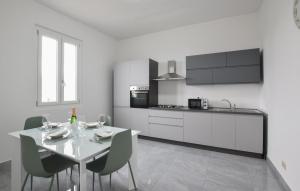 2 Bedroom Beautiful Apartment In Albenga