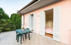 3 Bedroom Nice Apartment In Stresa