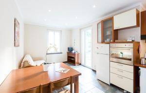 3 Bedroom Nice Apartment In Stresa