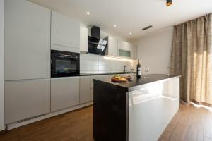Large Luxury family and friends apartment 1 min walk to Žnjan beach and 2 private garages