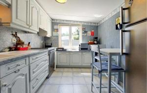 3 Bedroom Beautiful Home In La Tremblade