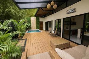 Romantic Private Pool Jungle Villa · Playa Cocles