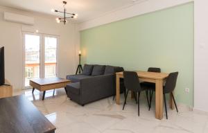 2Bdrm Bright Apartment in Dafni