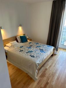 Apartment Signature, 4 stars, nearby University hospital, with sea view, 90m2