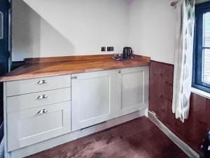 Eglins Hole - Ukc9311