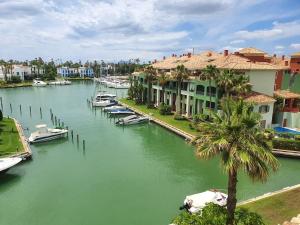Remodeled 3BR 3BA 9Bed Waterfront Penthouse