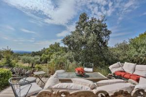 Mas provençal avec piscine à 10 minutes à pieds du village de Gordes