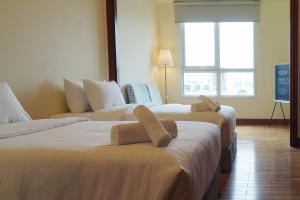 The Manor 2 - Twin Room, Free Rooftop Pool, near CBD