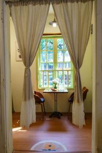 Serene 2BR 2BA Apt Old Quarter FREE Parking Washer