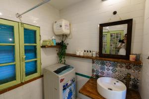 Serene 2BR 2BA Apt Old Quarter FREE Parking Washer