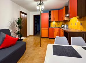 Apartament Kochanowskiego Łódź, 42m2, Wanna, Balkon, Parking, WiFi, Wejście na kod, Manufaktura, Aquapark Fala, Piotrkowska, A1, A2