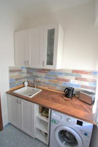 Central Lido di Camaiore Apartment Comfort and Convenience Await
