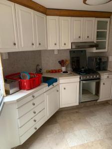 Hermosa Habitación y Baño Compartido Servicio de Comidas y Spa a 10 Cuadras de Reforma a la Altura del Angel