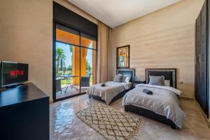 Exclusive Marrakech Palace Villa 6 Luxury Suites, Private Pool, Full Privacy, Breakfast