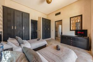 Exclusive Marrakech Palace Villa 6 Luxury Suites, Private Pool, Full Privacy, Breakfast