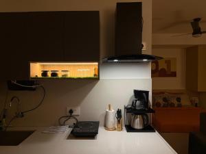 01 Stays Sunset Haven - Near Airport and Symbiosis with City Views