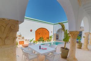 arabesque villa