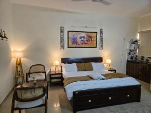 Vrinda Kunj Nest Elegant Studio Near Prem Mandir