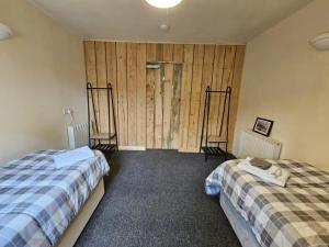 Cottage - Sleeps 5 - Garden - River Side