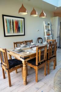 Stylish 3 Bedroom Home Near Tube with Garden