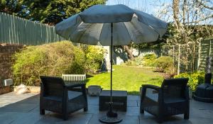 Stylish 3 Bedroom Home Near Tube with Garden