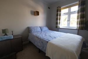 Stylish 3 Bedroom Home Near Tube with Garden