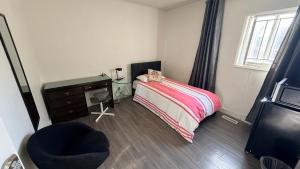 Cozy Private Room Near NAIT, Royal Alex & Downtown
