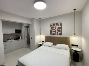Glyfada Seaside White by Taurus