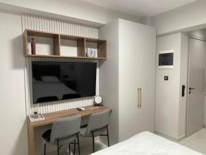 Glyfada Seaside White by Taurus