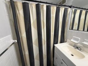 Skyline City Views 1-Bedroom 2beds Apartment-1803