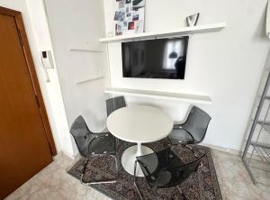 Entire Private Apartment 12 minutes from Duomo