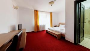 MAX International Hotel & Resort