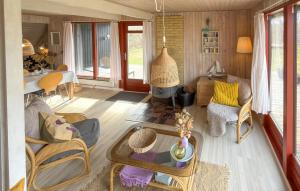 Cozy Home In Glesborg With Wifi