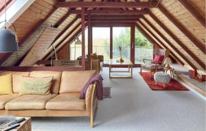 Cozy Home In Glesborg With Wifi