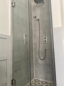Spacious 4-Bed Home in Kemptown, Near Beach & Park