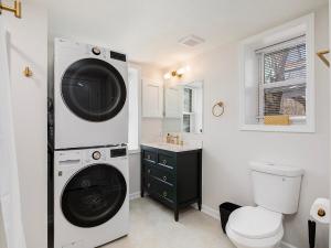 Charming 3BD 2BR Dog Friendly